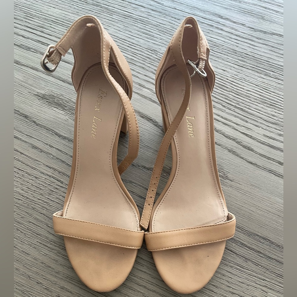 Essex Lane Beige Heels (Size 6)